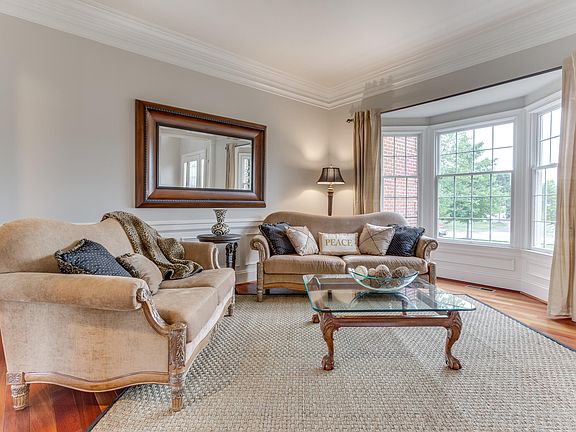 5th image of 43164 Tall Pines Ct