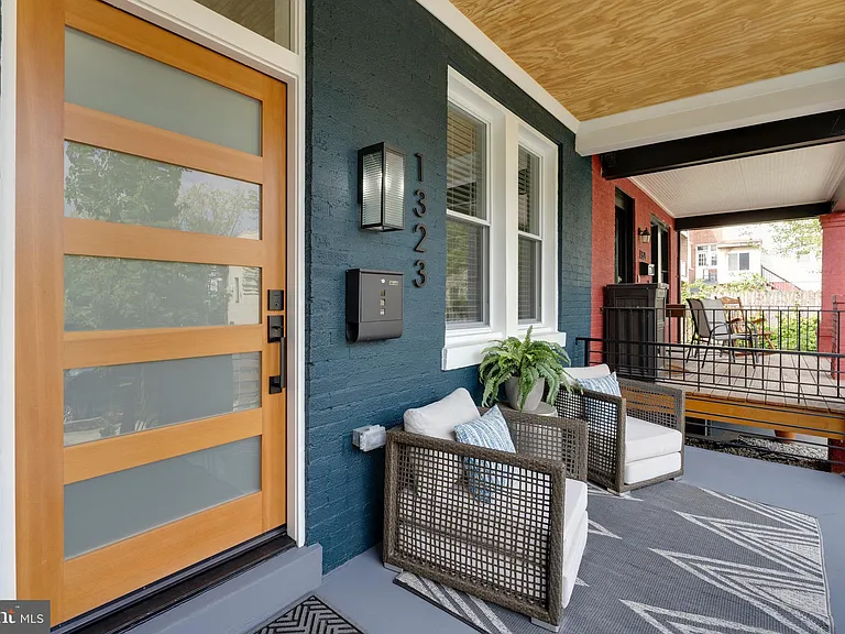 1323 Childress St NE — Photo 3