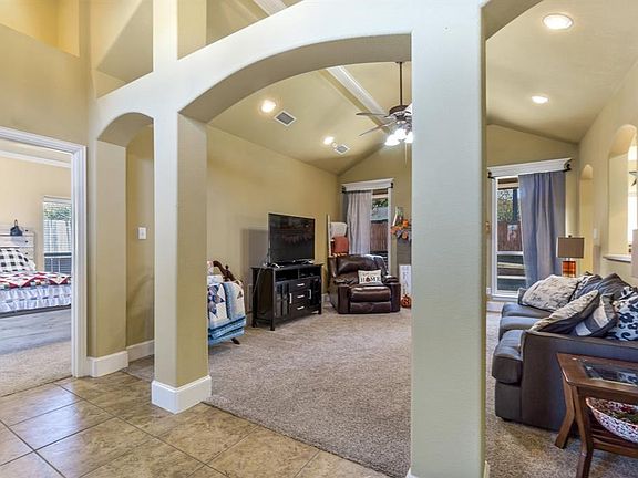 4th image of 903 Oakmont Dr