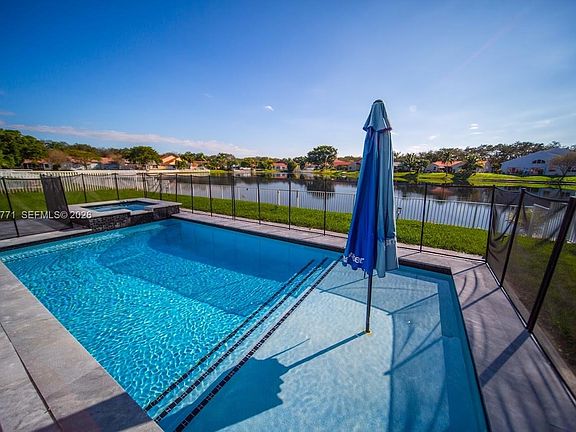5th image of 13020 SW 17th Ct