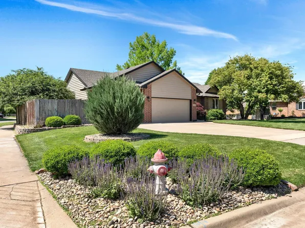 2422 N Covington Ct, Wichita, KS 67205