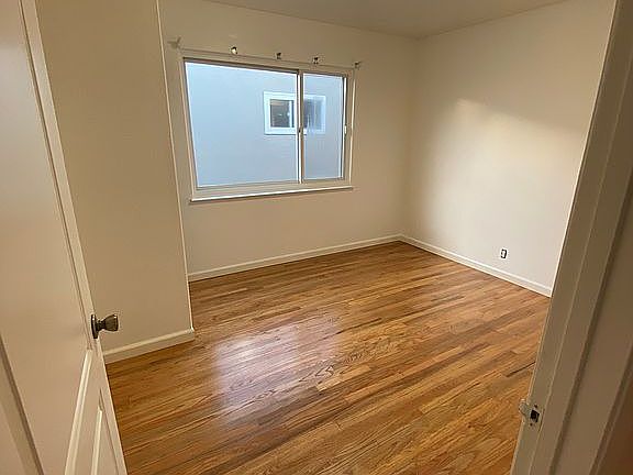 4th image of 217 Alta Loma Ave