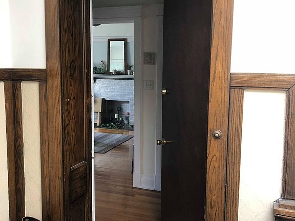 2nd image of 5843 N Kenmore Ave