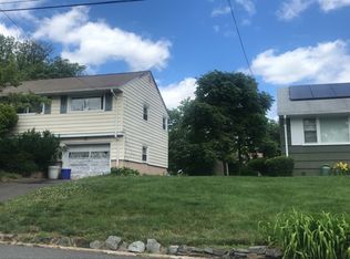 22 Fraley Dr, Somerset, NJ
