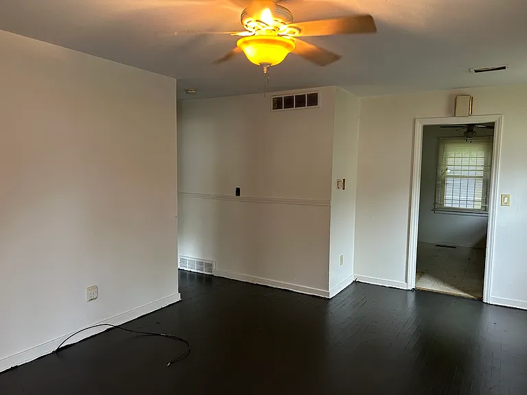 4030 Morris St — Photo 2