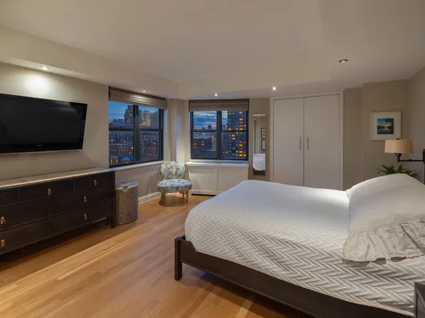 200 East 74th Street image 8 of 12