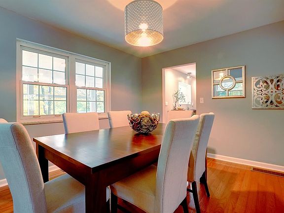 3rd image of 4892 Marieview Ct