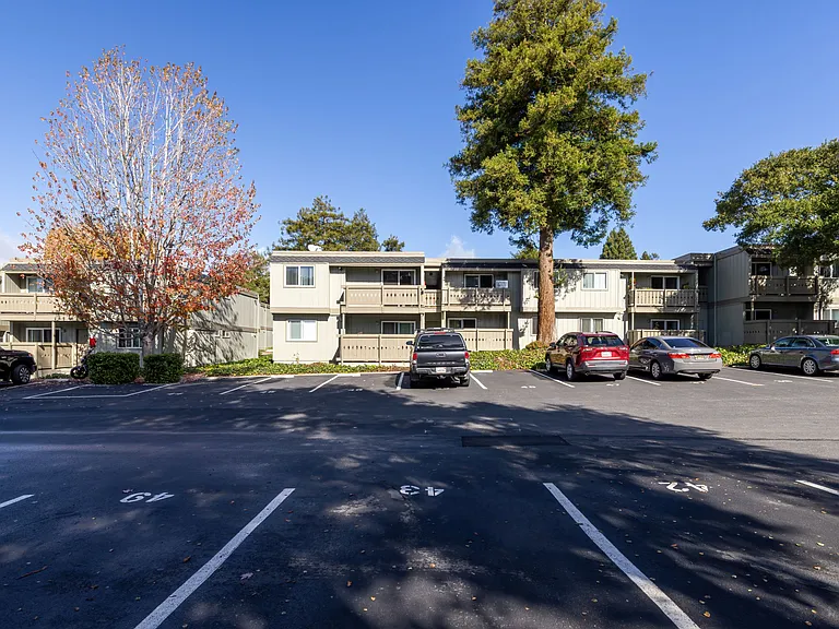 Rosedale Apartments — Photo 24
