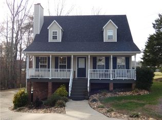 176 Fox Chase Ct, Lexington, NC 27295