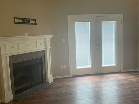 4th image of 401 E Lynnwood Ln
