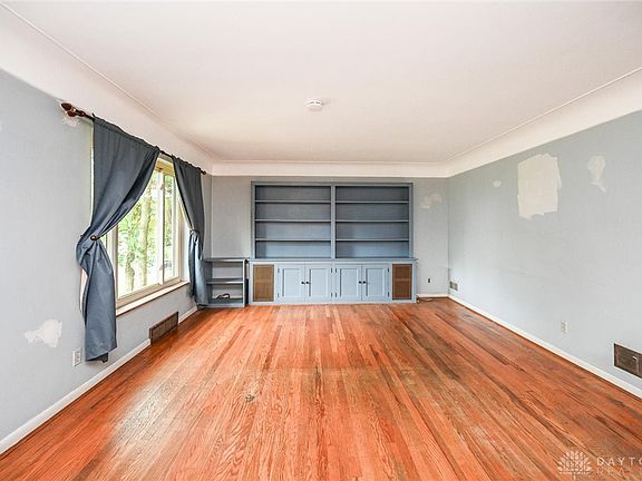 4th image of 8678 Elmtree Ave