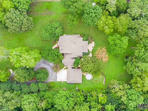3rd image of 235 Pecan Dr