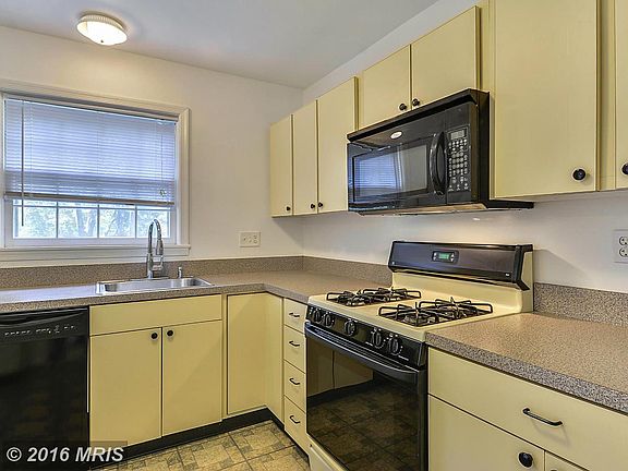 5th image of 14852 Bodley Sq