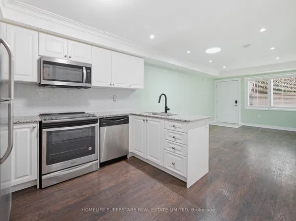 8 Drummond St #413, Toronto, ON M8V 1Y8