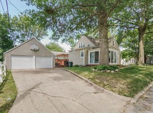 130 Hillside Ave, Waterloo, IA 50701