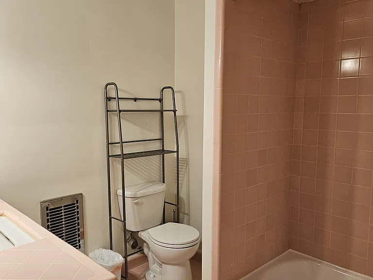 1124 N Louise St #F — Photo 14