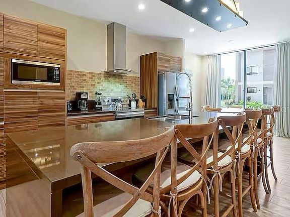 4th image of 3112 Rockefeller Way