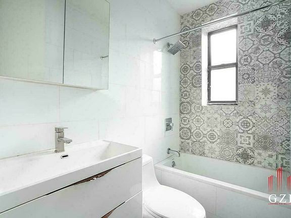 5th image of 110 Convent Ave APT 23