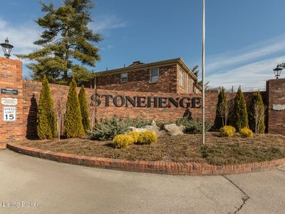 248 Stonehenge Dr APT 104, Saint Matthews, KY, 40207