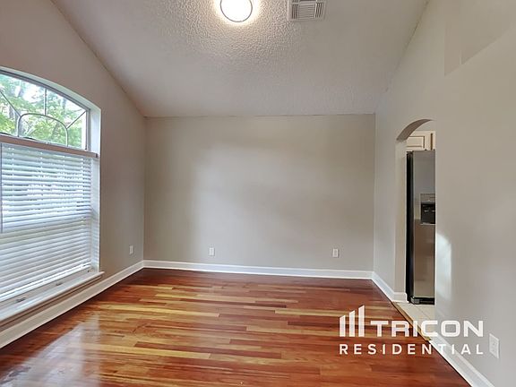 3rd image of 413 N Bridgestone Ave