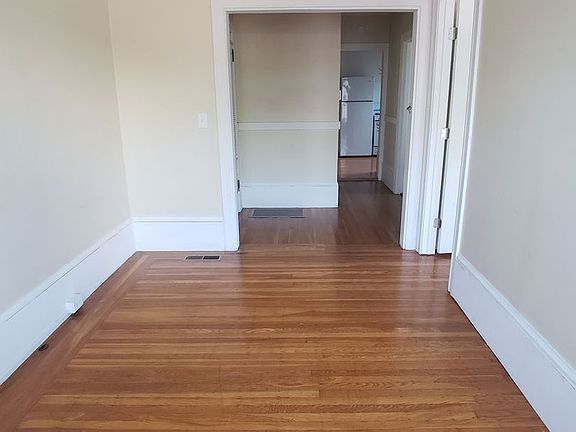3rd image of 1039 45th St APT 4