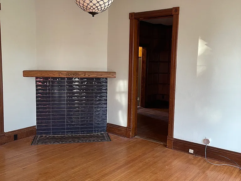 208 Court St — Photo 15