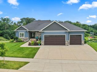 3909 Stone Point Dr NE, Rochester, MN 55906