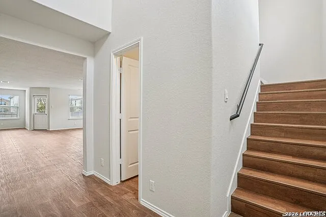 4 bed, 2.5 bath, 2350 sqft, $1,850 — Photo 3