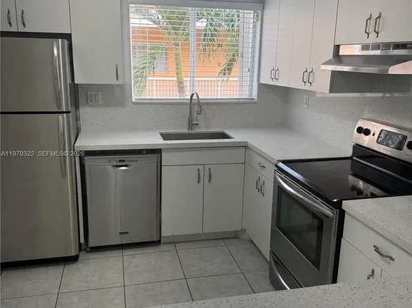 14909 SW 80th St APT 216, Miami, FL 33193