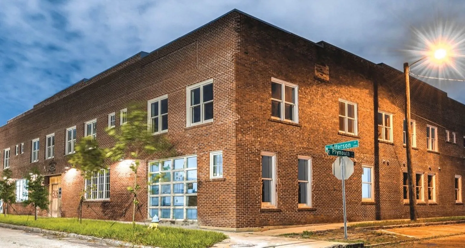 Modern, Industrial Flats in Tampa Heights — Photo 1