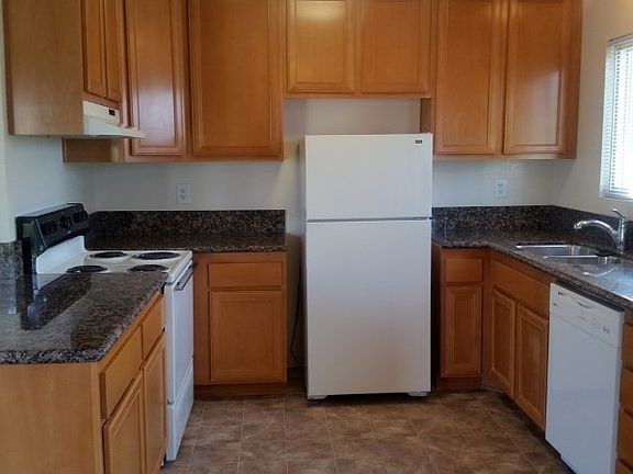 5th image of 7838 Stalmer St