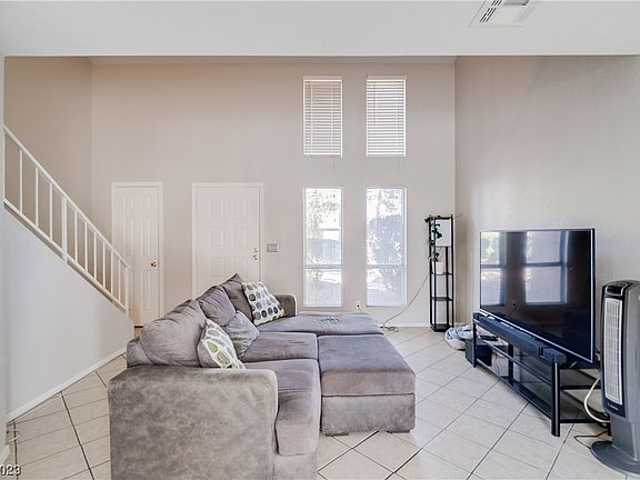 4th image of 462 Sellers Pl #462
