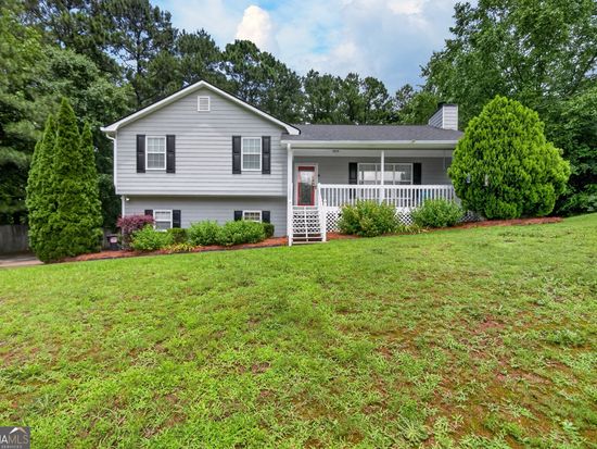 141 King Charles Rd, Dallas, GA 30157