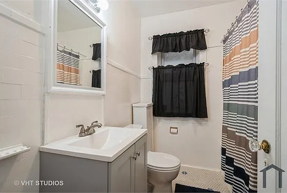 3 bed, 1400 sqft, $2,500 — Photo 2