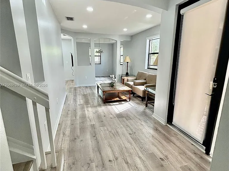 607 NE 35th Ave #607 — Photo 7