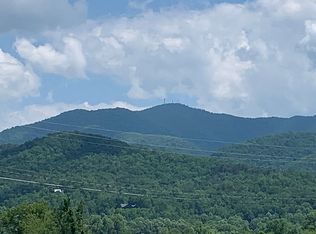 23 Grooms Dr, Robbinsville, NC 28771