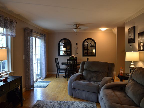 2nd image of 9 Messenger St Unit 1