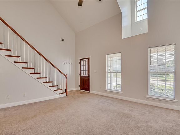 5th image of 2928 Aylesbury Dr