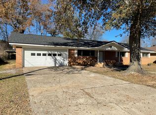 809 W Garfield Dr, Longview, TX 75602