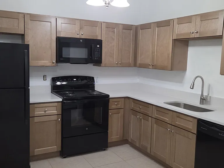 3416 Laurel Dale Dr — Photo 4
