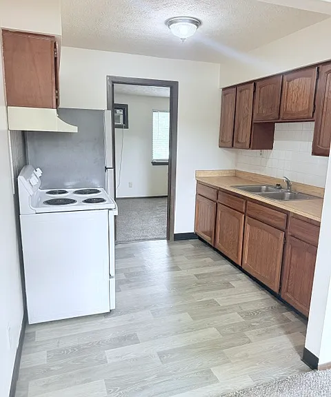 2360 E Market St #2F — Photo 4