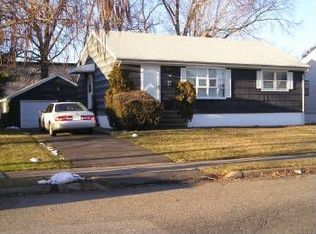 471 Steinway Rd, Saddle Brook, NJ 07663