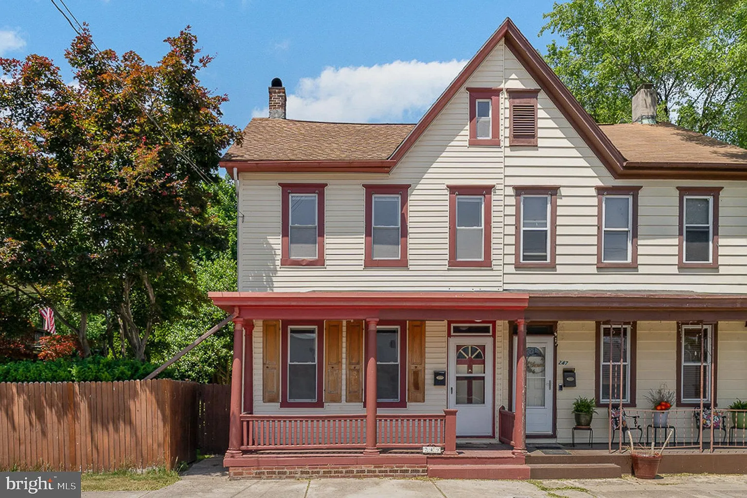 249 Lincoln St photo 1