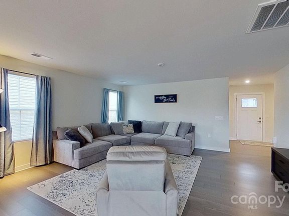 5th image of 4209 Jones Creek Ln