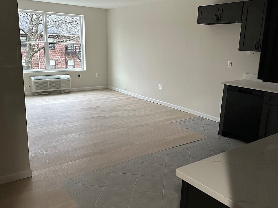 1st image of 54 Wall St #10944508