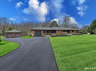 53 Geer St, Cromwell, CT 06416