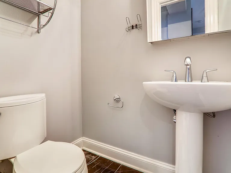 1212 M St NW #401 — Photo 8