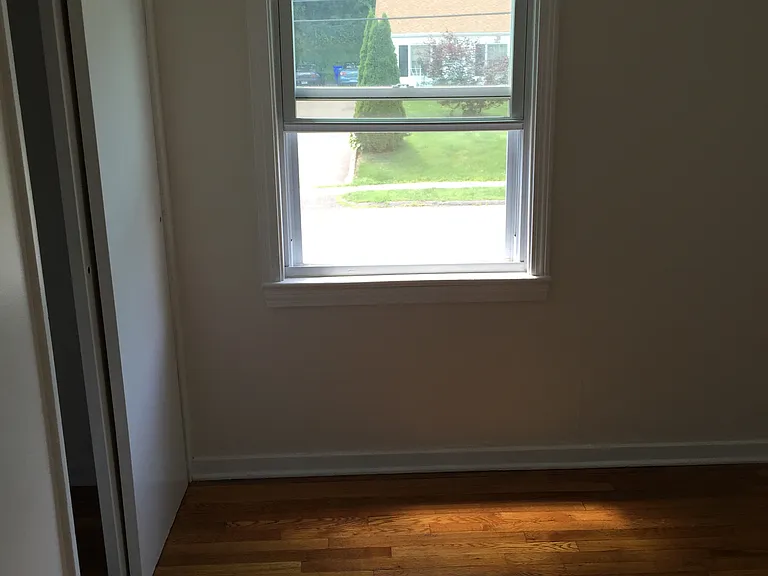 20 Elmhurst Cir — Photo 11