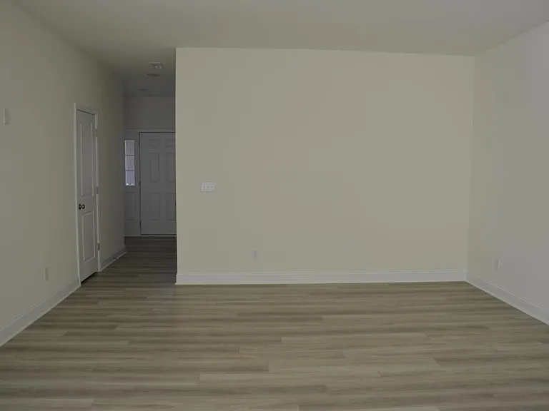 743 Ridge Cliff Ln — Photo 5