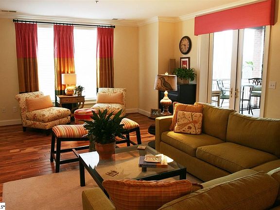 4th image of 400 N Main St Unit 3-C